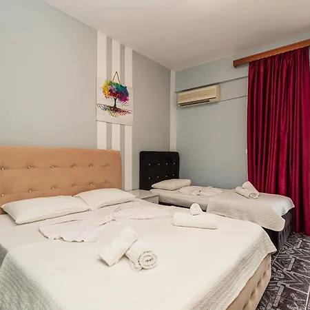 Hotel Joni Center 3*