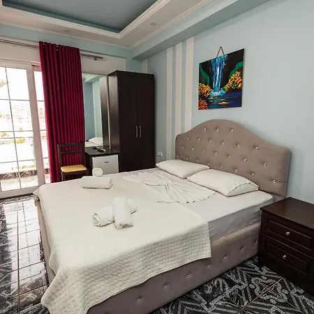 Hotel Joni Center 3*