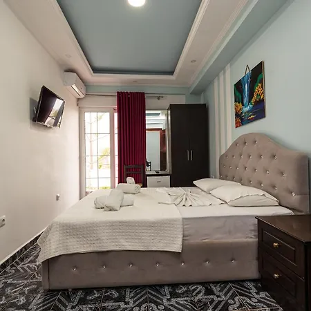 Hotel Joni Center 3*
